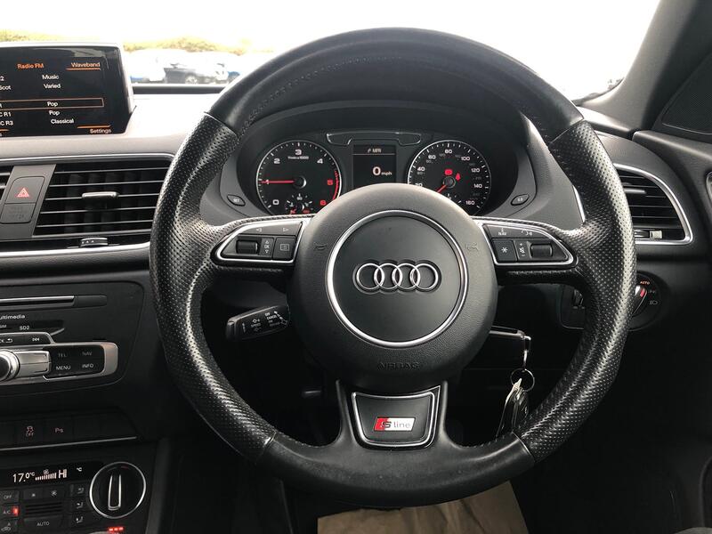 AUDI Q3