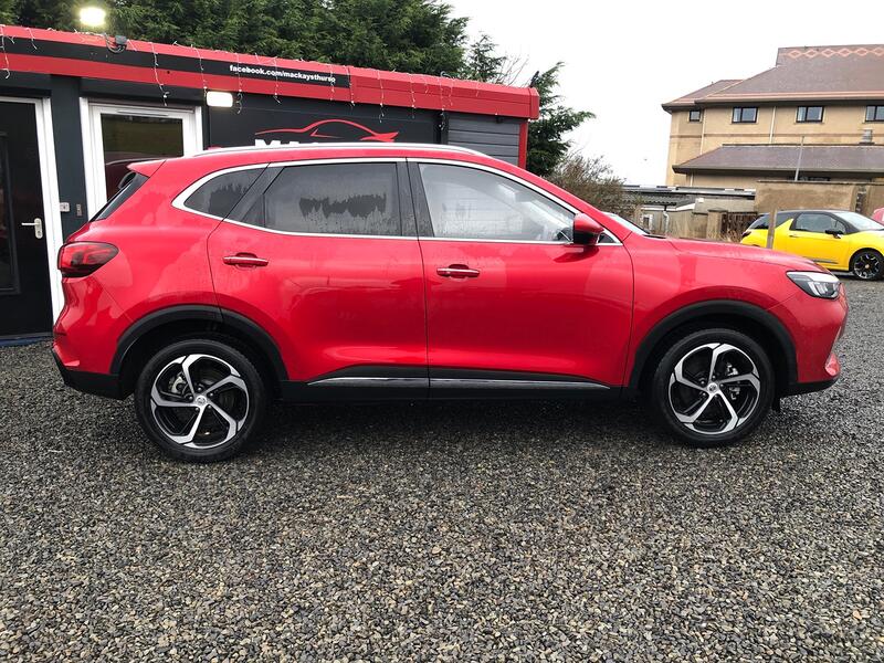 MG HS