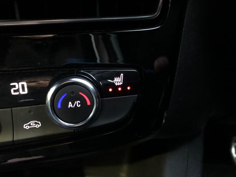 VAUXHALL MOKKA