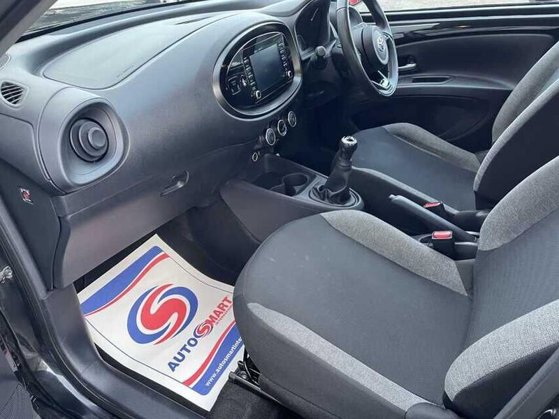 TOYOTA AYGO X