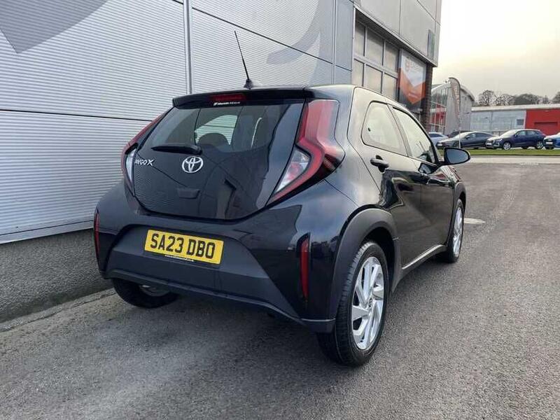 TOYOTA AYGO X