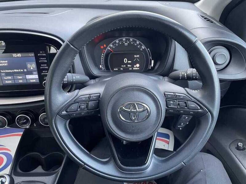 TOYOTA AYGO X