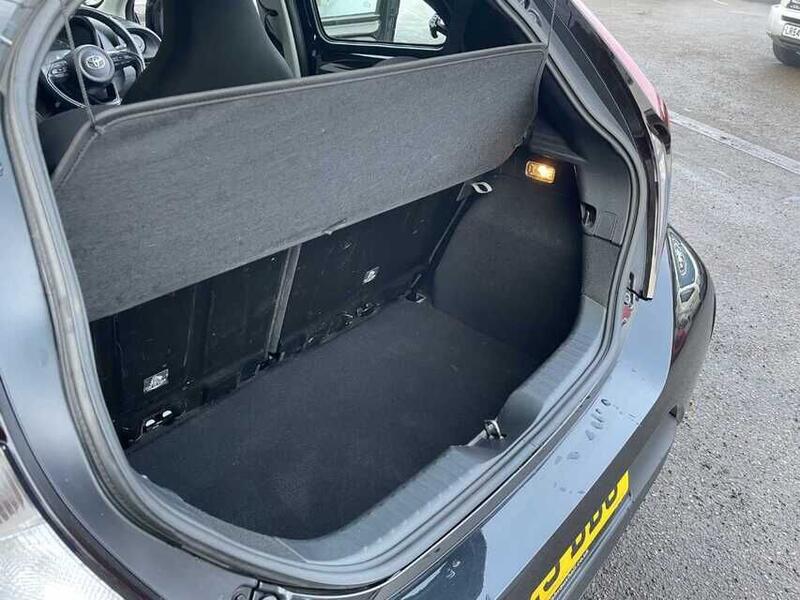 TOYOTA AYGO X